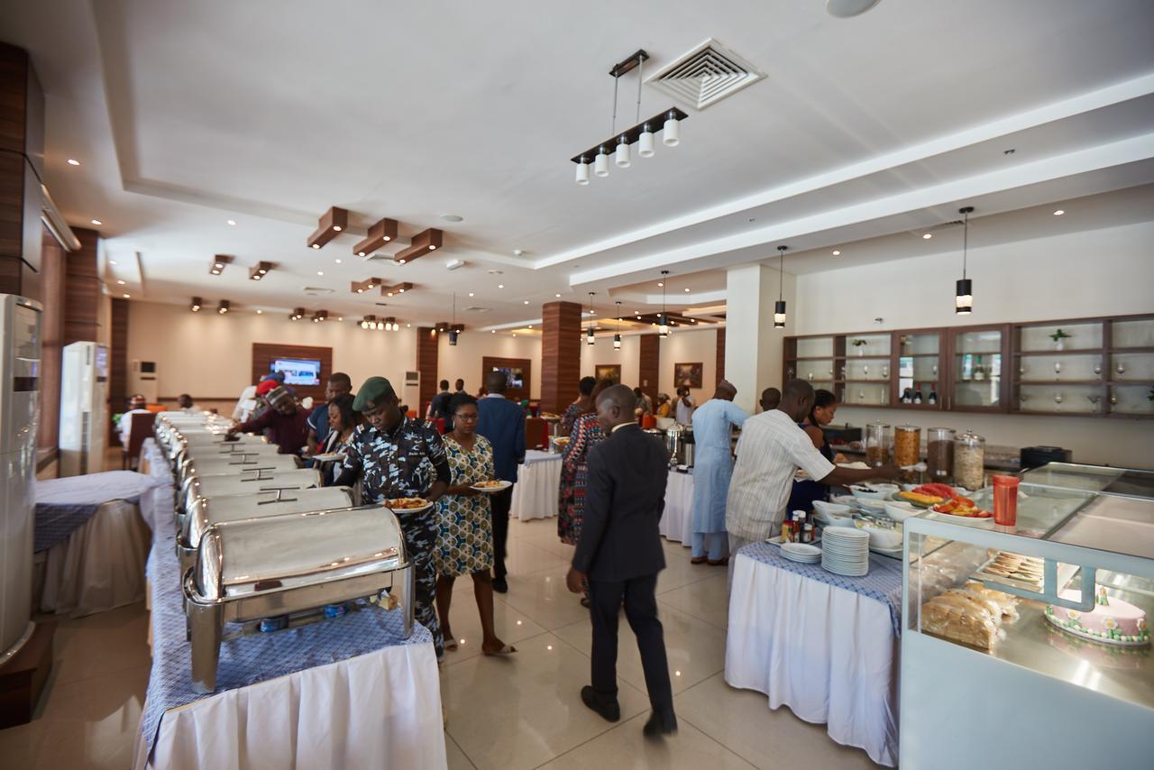 Bristol Palace Hotel Kano Ngoại thất bức ảnh