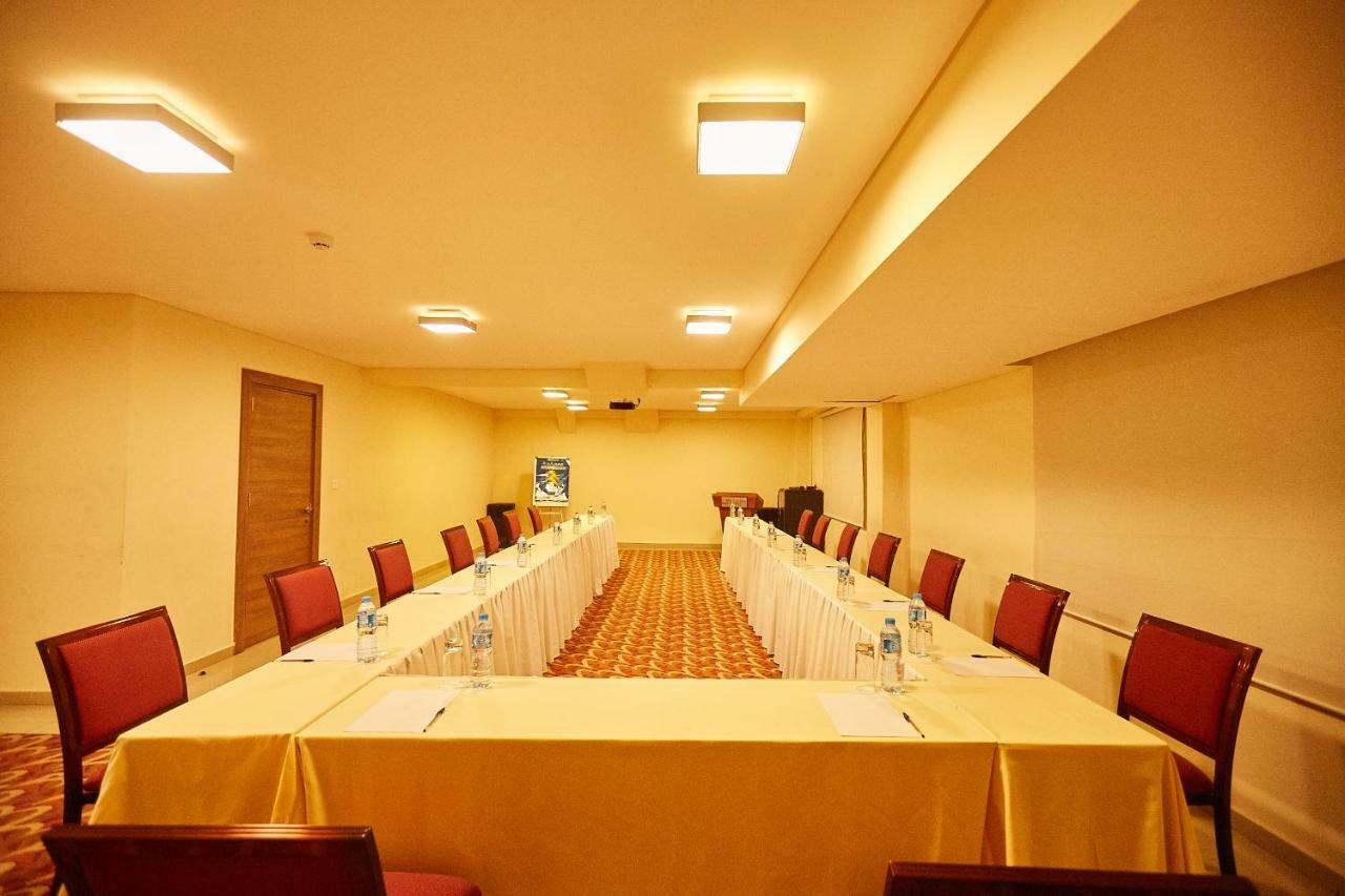 Bristol Palace Hotel Kano Ngoại thất bức ảnh